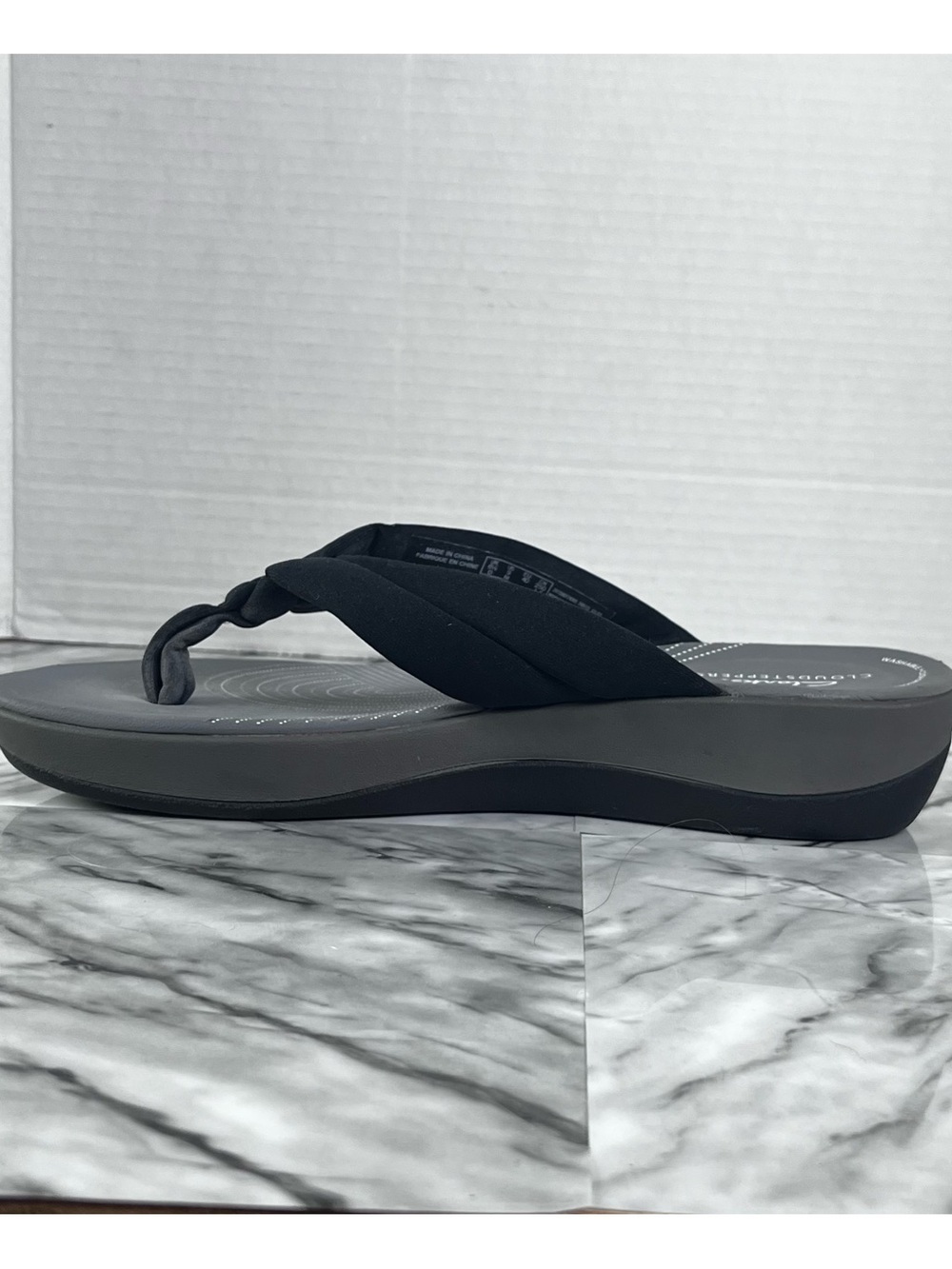 Clark’s Arla Glison cloudsteppers thong flip flop sandal
